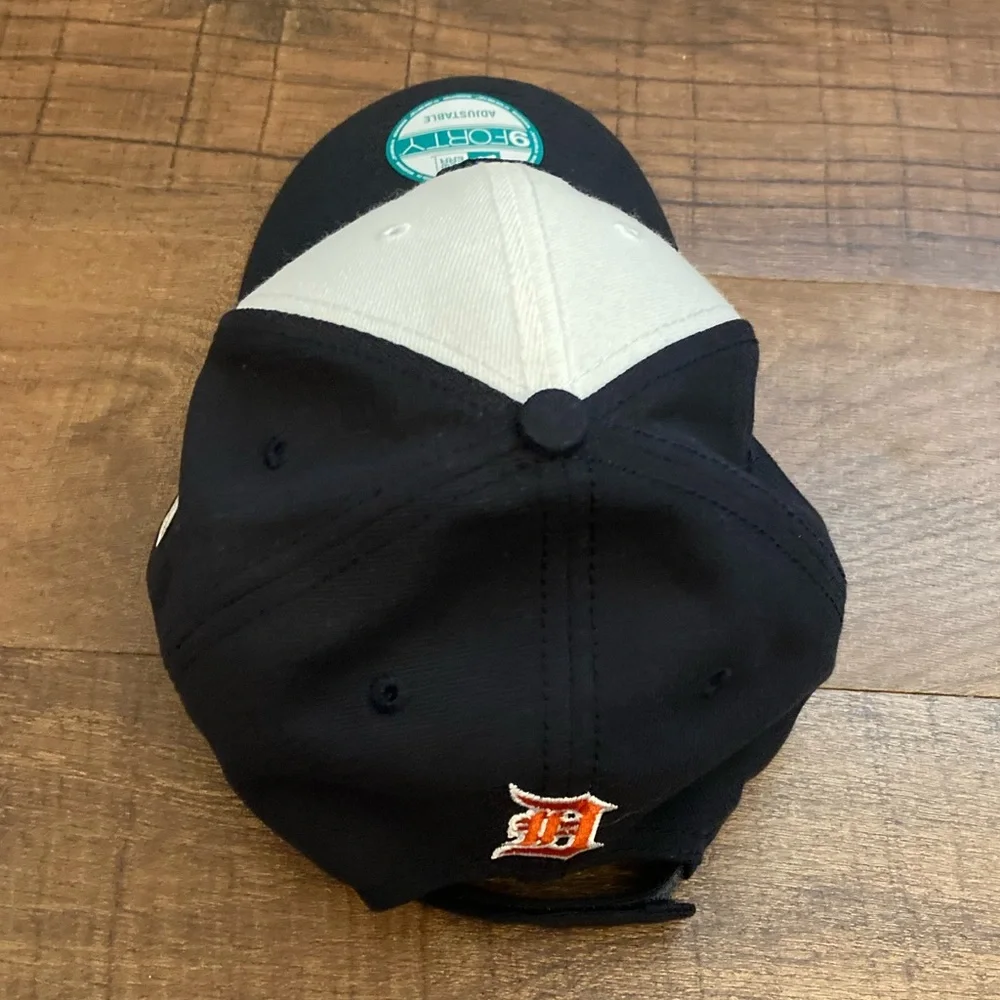 New Era Two-Tone MLB Detroit Tigers Baseball Hat 9FORTY Cap Strapback NWT